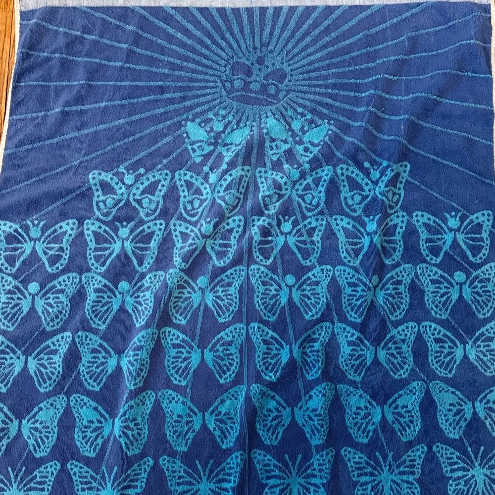 Vintage vibrant blue
